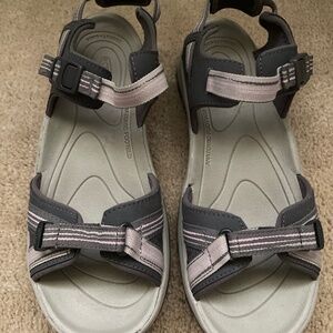 Kenn sandals Size 10